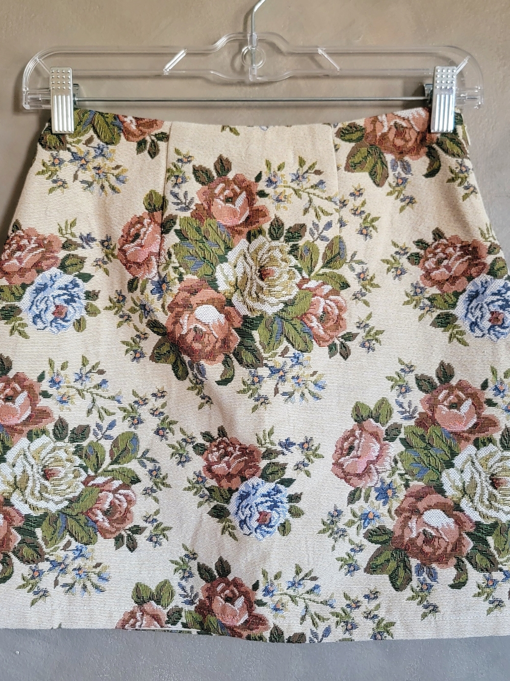 Stevie Cream Floral Tapestry Mini Skirt With Lace Up Detail Size Small - Picture 2 of 6